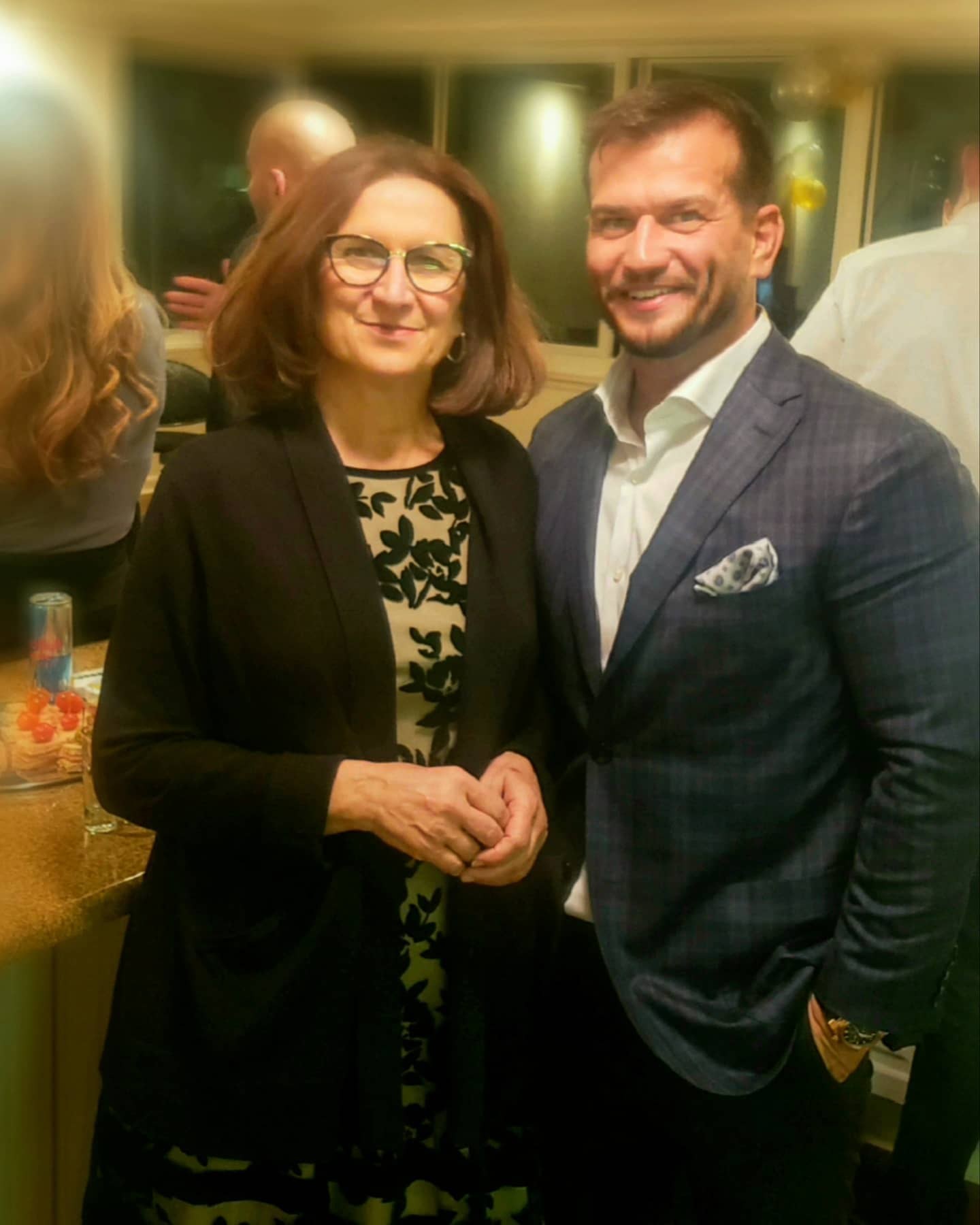 Dr. Thanasi Loukas Park Ridge dentist at community event