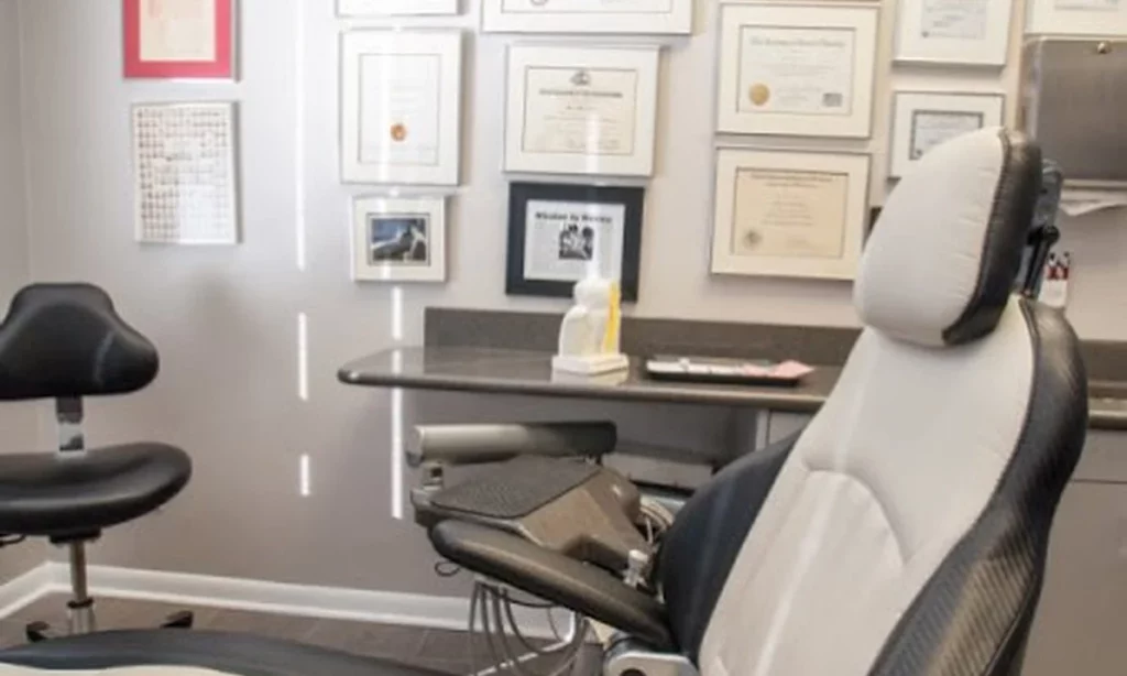 Wisdom teeth removal surgery suite at Loukas Dentistry in Park Ridge